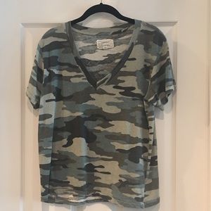 Current Elliott camo v neck tee